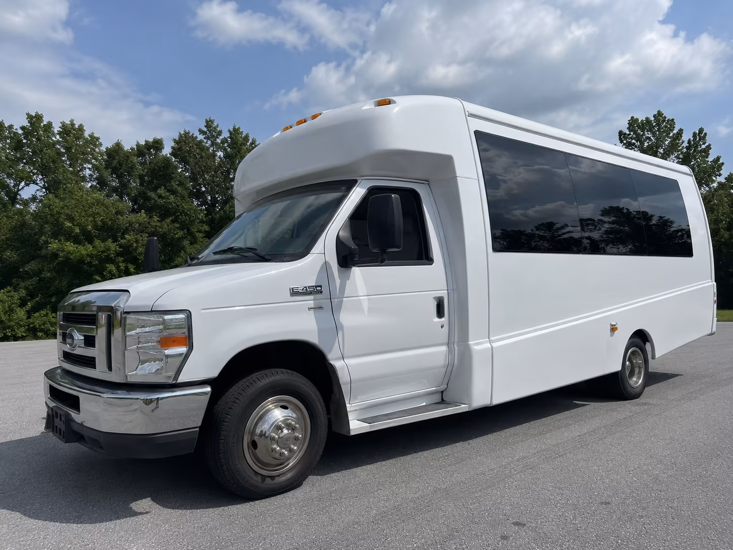 party buses for bachelorette wine tours around sugar land and fort bend county